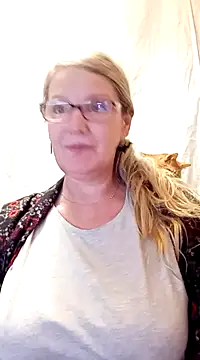 Snapshot of irinamaux chatting on 13, 2, 2025 irinamaux online show from 13, 2, 2025