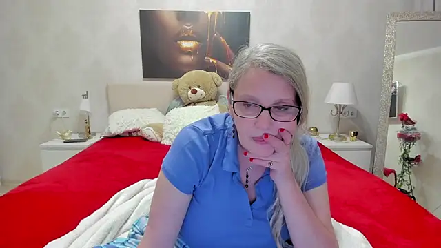 Snapshot of irinamaux chatting on 14, 2, 2025 irinamaux online show from 14, 2, 2025