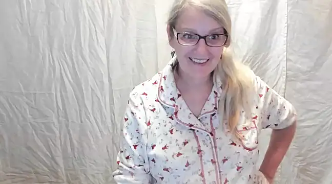 Snapshot of irinamaux chatting on 19, 2, 2025 irinamaux online show from 19, 2, 2025