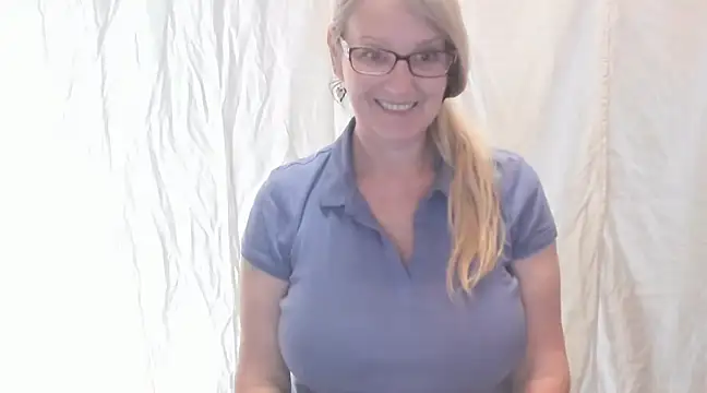 Snapshot of irinamaux chatting on 20, 2, 2025 irinamaux online show from 20, 2, 2025