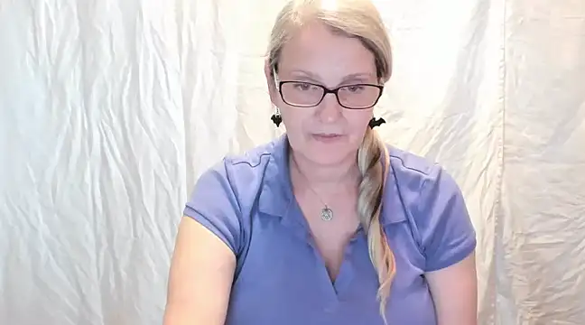 Snapshot of irinamaux chatting on 20, 2, 2025 irinamaux online show from 20, 2, 2025
