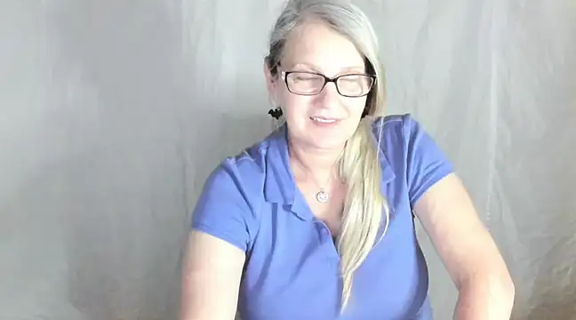 Snapshot of irinamaux chatting on 21, 2, 2025 irinamaux online show from 21, 2, 2025