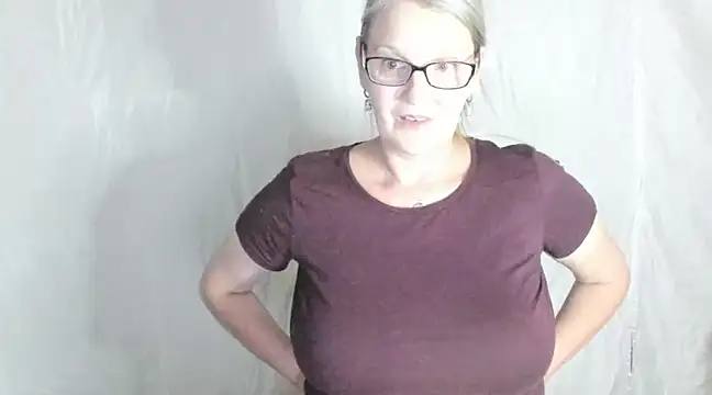 Snapshot of irinamaux chatting on 22, 2, 2025 irinamaux online show from 22, 2, 2025