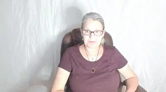 Snapshot of irinamaux chatting on 22, 2, 2025 irinamaux online show from 22, 2, 2025