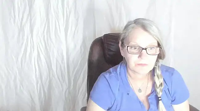 Snapshot of irinamaux chatting on 26, 2, 2025 irinamaux online show from 26, 2, 2025