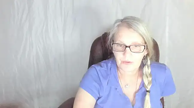Snapshot of irinamaux chatting on 26, 2, 2025 irinamaux online show from 26, 2, 2025
