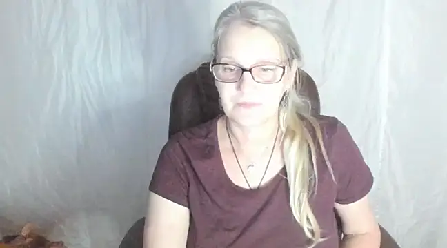 Snapshot of irinamaux chatting on 27, 2, 2025 irinamaux online show from 27, 2, 2025