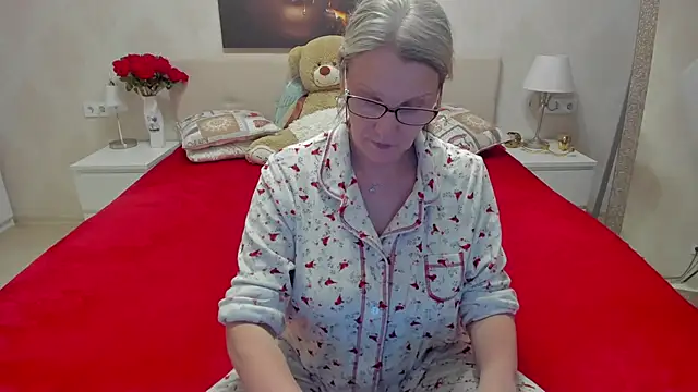 Snapshot of irinamaux chatting on 13, 3, 2025 irinamaux online show from 13, 3, 2025