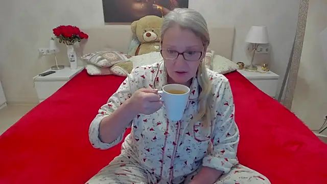 Snapshot of irinamaux chatting on 14, 3, 2025 irinamaux online show from 14, 3, 2025