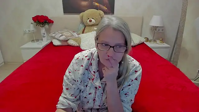 Snapshot of irinamaux chatting on 14, 3, 2025 irinamaux online show from 14, 3, 2025