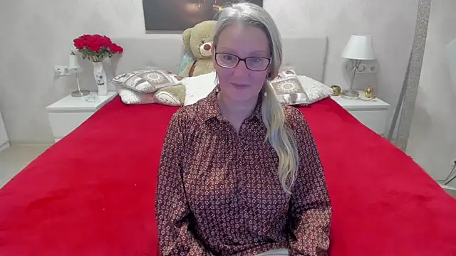 Snapshot of irinamaux chatting on 14, 3, 2025 irinamaux online show from 14, 3, 2025