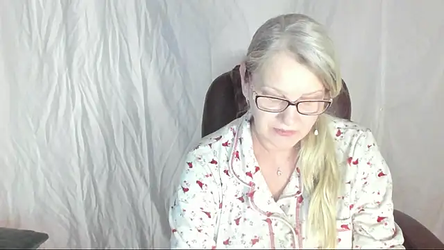 Snapshot of irinamaux chatting on 20, 3, 2025 irinamaux online show from 20, 3, 2025