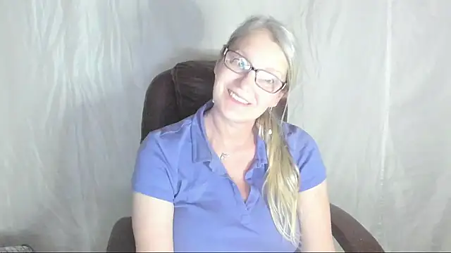 Snapshot of irinamaux chatting on 20, 3, 2025 irinamaux online show from 20, 3, 2025