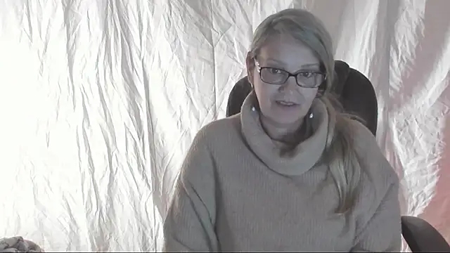Snapshot of irinamaux chatting on 22, 3, 2025 irinamaux online show from 22, 3, 2025