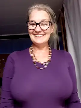 Snapshot of irinamaux chatting on 14, 9, 2025 irinamaux online show from 14, 9, 2025