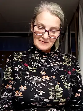 Snapshot of irinamaux chatting on 27, 9, 2025 irinamaux online show from 27, 9, 2025