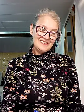 Snapshot of irinamaux chatting on 2, 10, 2025 irinamaux online show from 2, 10, 2025