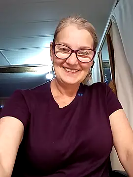 Snapshot of irinamaux chatting on 11, 10, 2025 irinamaux online show from 11, 10, 2025