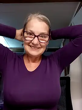 Snapshot of irinamaux chatting on 13, 10, 2025 irinamaux online show from 13, 10, 2025