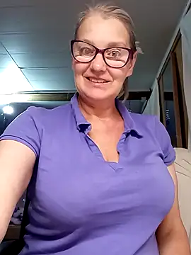 Snapshot of irinamaux chatting on 14, 10, 2025 irinamaux online show from 14, 10, 2025