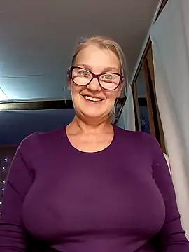 Snapshot of irinamaux chatting on 15, 10, 2025 irinamaux online show from 15, 10, 2025