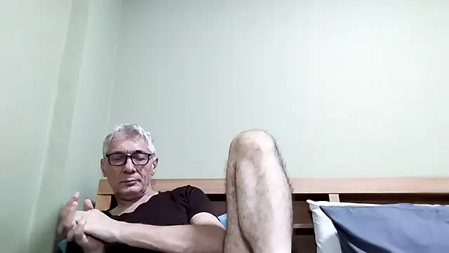 BIGUNCUTHARDCOCK online show from 18, 10, 2025