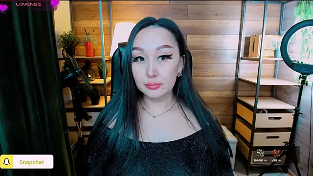 Julianna Jami online show from 8, 2, 2025