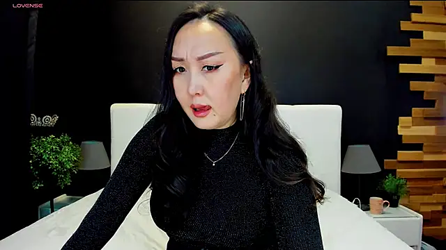 Julianna Jami online show from 26, 10, 2025