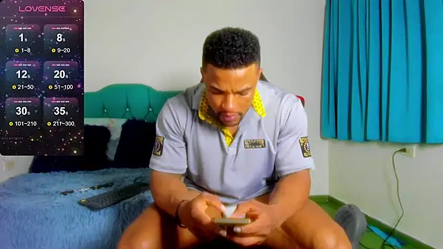 Snapshot of estebanlobo- chatting on 12, 12, 2024 estebanlobo- online show from 12, 12, 2024