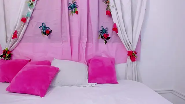 charlotte-11 online show from 4, 4, 2026