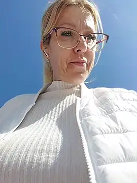 blondyruby online show from 9, 3, 2026