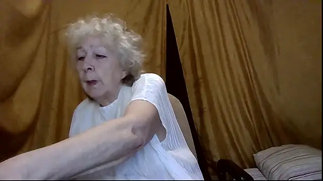 Snapshot of _Estelitta_5 chatting on 10, 5, 2026 Estelitta 5 online show from 10, 5, 2026
