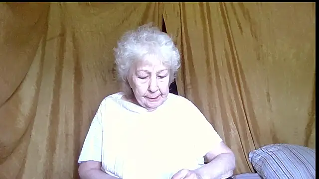 Snapshot of _Estelitta_5 chatting on 4, 6, 2026 Estelitta 5 online show from 4, 6, 2026