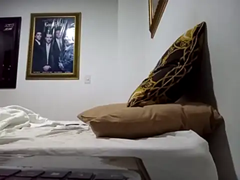 Snapshot of Skater29xx2 chatting on 15, 2, 2026 Skater29xx2 online show from 15, 2, 2026