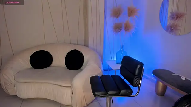 sarawinstone online show from 5, 2, 2025