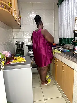 MsWhiteChocolatte online show from 3, 1, 2025