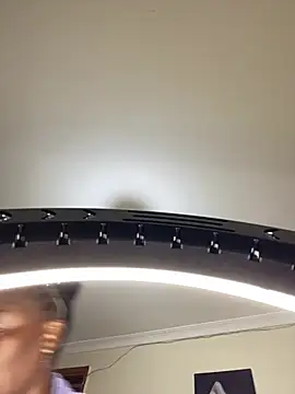 MsWhiteChocolatte online show from 10, 3, 2025