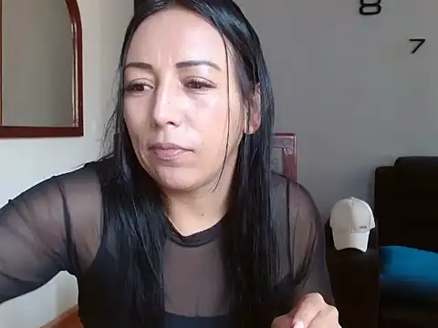 Snapshot of Laura_martin_ chatting on 18, 2, 2025 Laura martin online show from 18, 2, 2025
