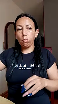 Snapshot of Laura_martin_ chatting on 6, 3, 2025 Laura martin online show from 6, 3, 2025