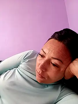 Snapshot of Laura_martin_ chatting on 8, 3, 2025 Laura martin online show from 8, 3, 2025