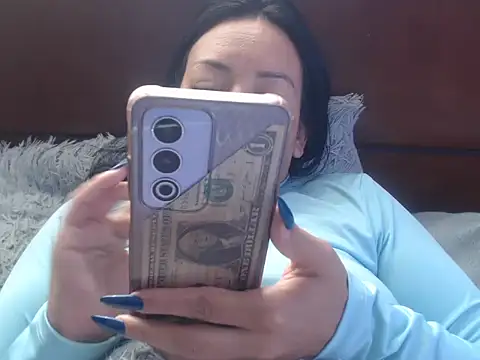 Snapshot of Laura_martin_ chatting on 9, 3, 2025 Laura martin online show from 9, 3, 2025