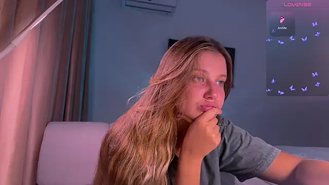 Snapshot of Femdom_Lola chatting on 9, 7, 2026 Femdom Lola online show from 9, 7, 2026