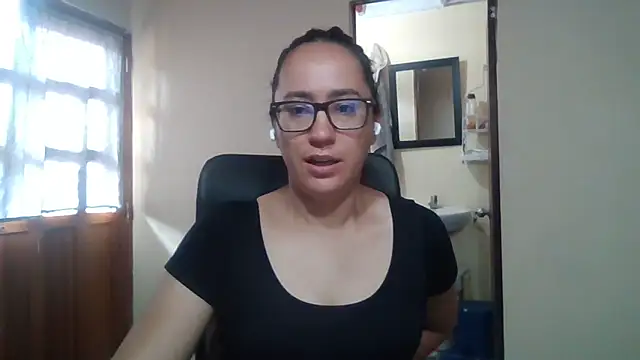 brittanycheeks online show from 21, 4, 2026