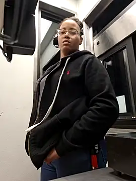 Snapshot of samone9 chatting on 28, 12, 2024 samone9 online show from 28, 12, 2024