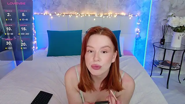 Snapshot of LucyHornyDoll chatting on 17, 12, 2024 LucyHornyDoll online show from 17, 12, 2024