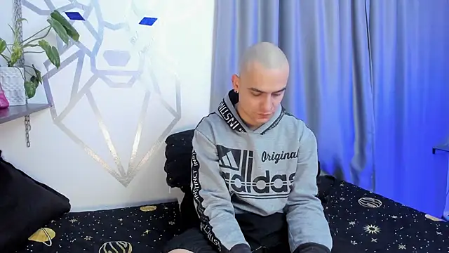 Snapshot of Aron-santoro chatting on 19, 1, 2025 Aron-santoro online show from 19, 1, 2025