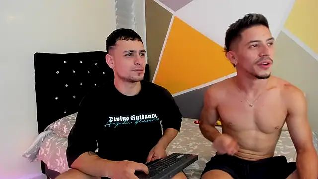 Snapshot of Aron-santoro chatting on 11, 9, 2025 Aron-santoro online show from 11, 9, 2025