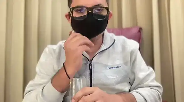 Snapshot of slavekinky001 chatting on 13, 2, 2025 slavekinky001 online show from 13, 2, 2025