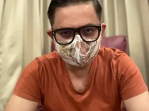 Snapshot of slavekinky001 chatting on 5, 10, 2025 slavekinky001 online show from 5, 10, 2025