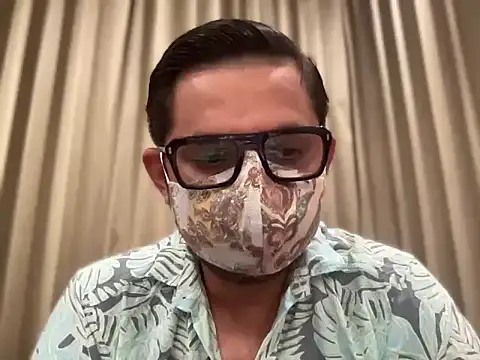 Snapshot of slavekinky001 chatting on 9, 4, 2026 slavekinky001 online show from 9, 4, 2026